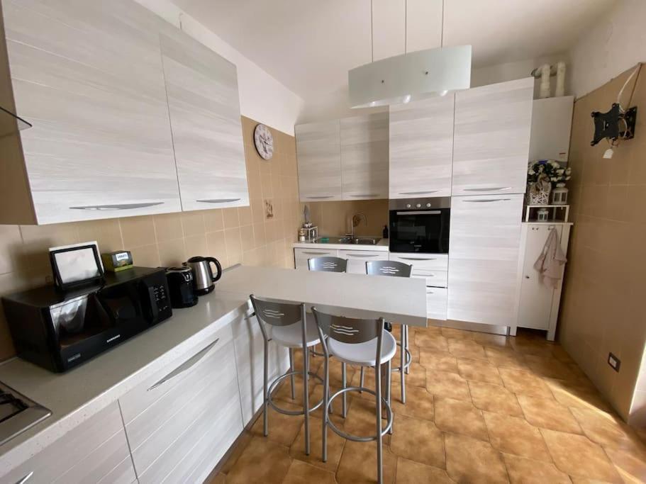 Apartment Happy Host By Yv Borgomanero